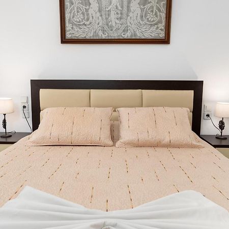 Villas Alexandros Kalamaki  Phòng bức ảnh