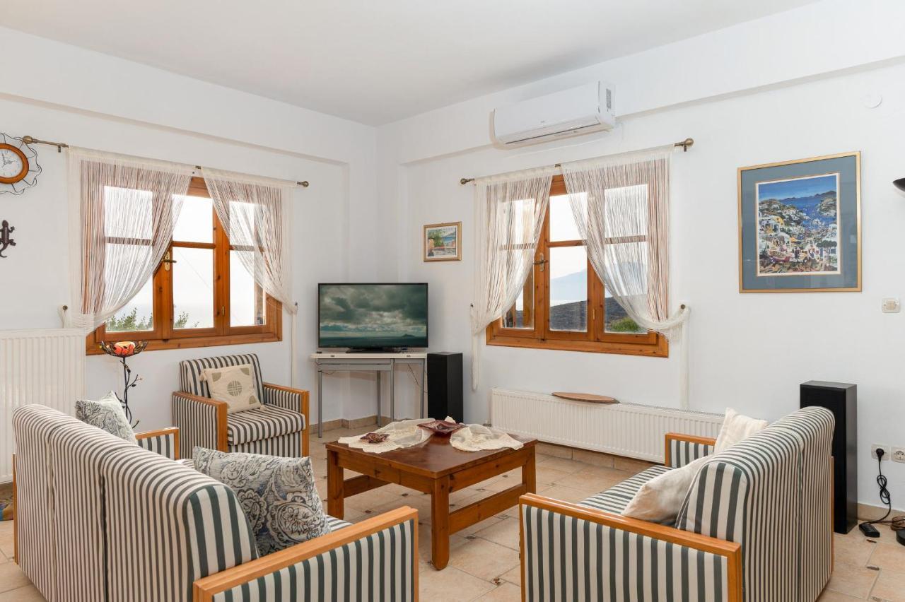 Villas Alexandros Kalamaki  Ngoại thất bức ảnh