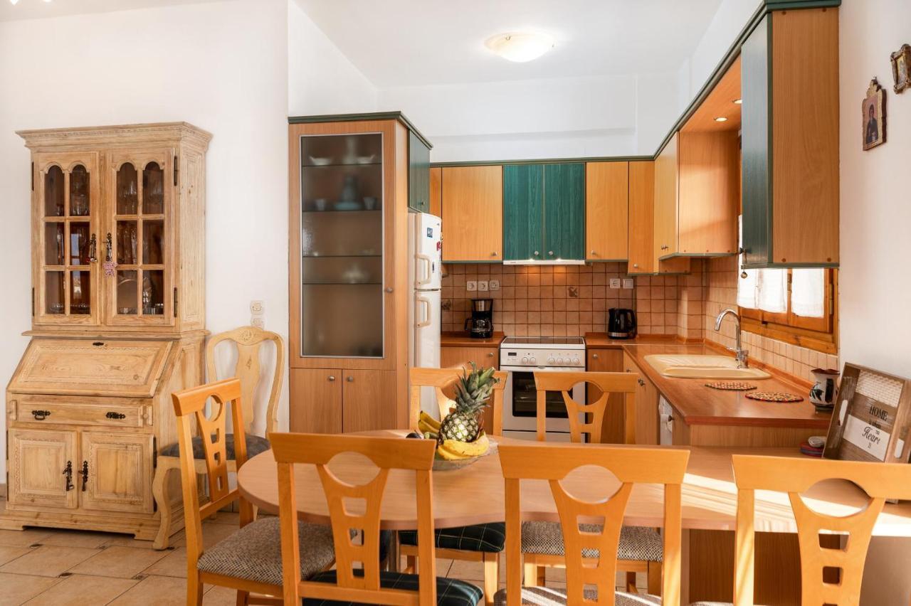 Villas Alexandros Kalamaki  Ngoại thất bức ảnh