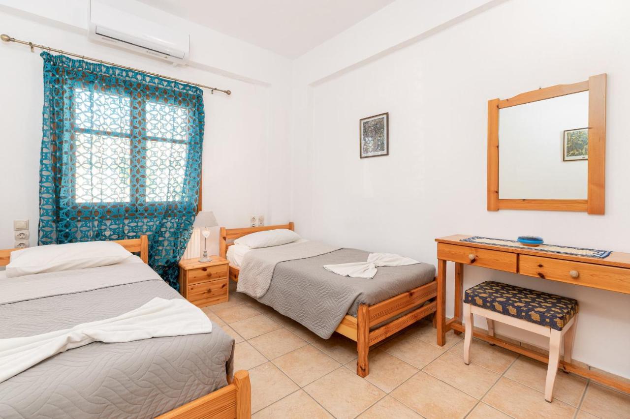 Villas Alexandros Kalamaki  Ngoại thất bức ảnh
