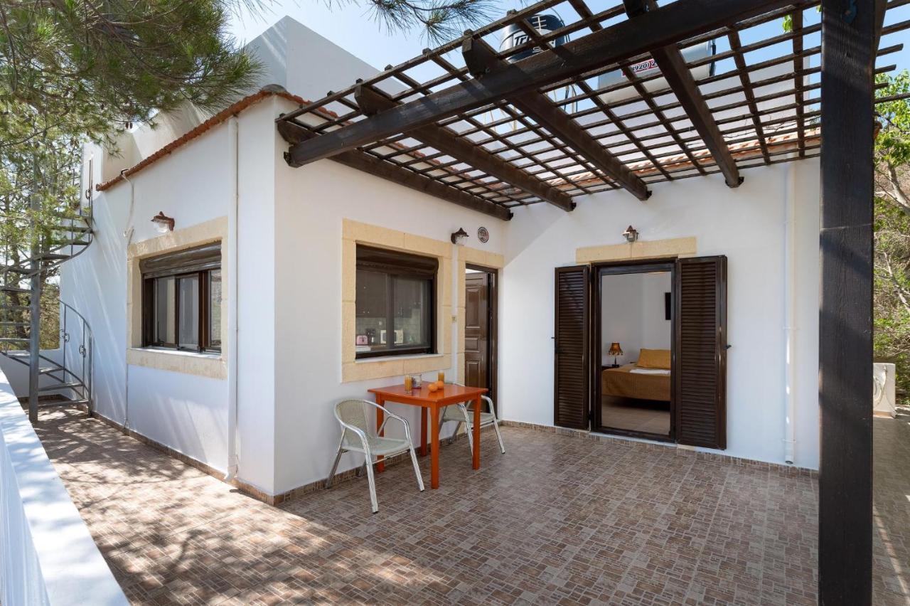 Villas Alexandros Kalamaki  Ngoại thất bức ảnh