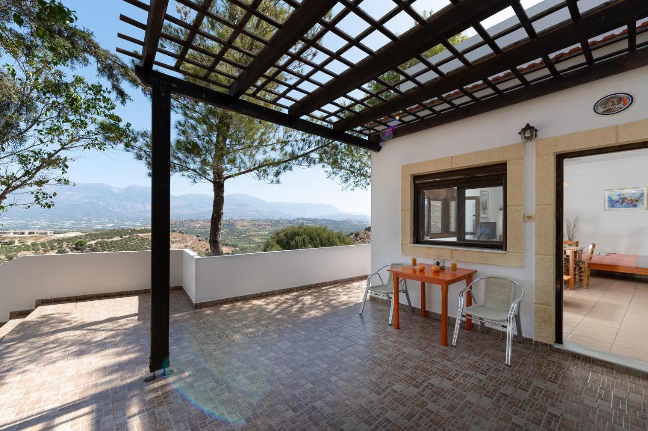 Villas Alexandros Kalamaki  Ngoại thất bức ảnh