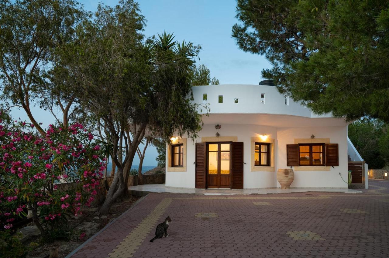 Villas Alexandros Kalamaki  Ngoại thất bức ảnh